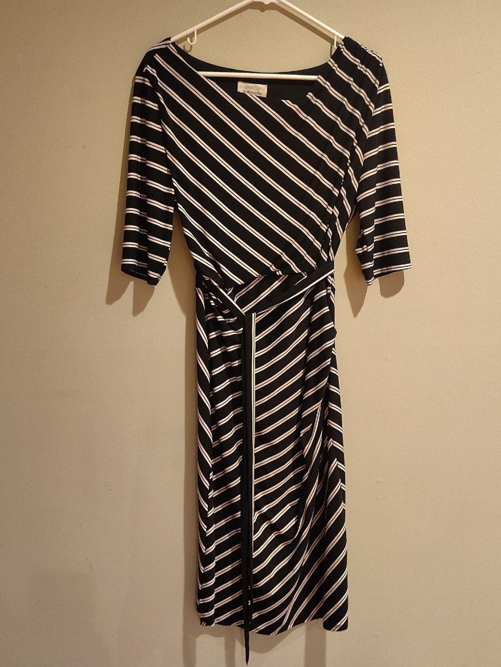 SALE Closey Close out Women's Black & White Striped Midi Dress (Large)